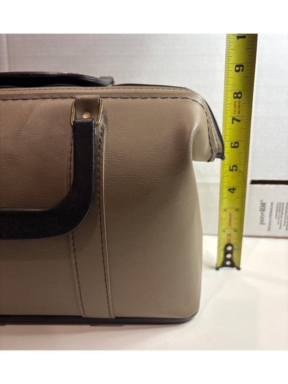 Vintage Tan & Black Faux Leather Handbag Zipper Closure By Service Mfg. Corp. Me - Picture 10 of 12